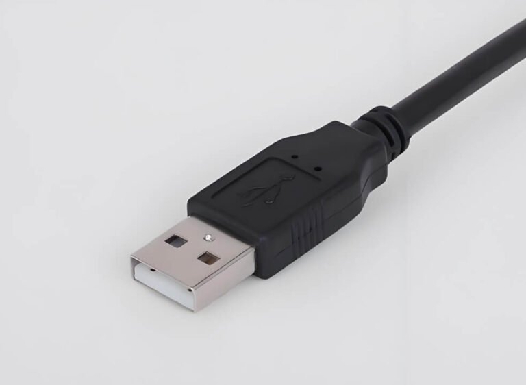 File:USB-TYPE-A-connector-768x562-844529674.jpg